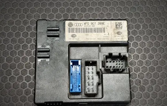 Audi A6 S6 C6 4F Comfort/convenience module 4F0907289E 5DK00876220 4F0910289E