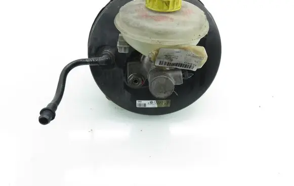 Volkswagen PASSAT B5 Brake booster 8D0612105G