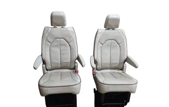Chrysler Pacifica Second row seats 