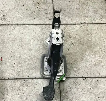 Volkswagen Caddy Brake pedal 1T1721057P