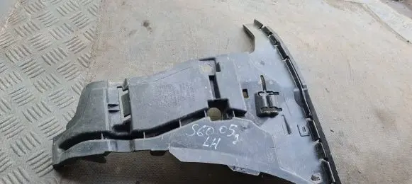Volvo V70 Front bumper mounting bracket 08693181
