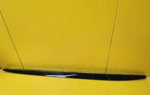 Front sill (body part)