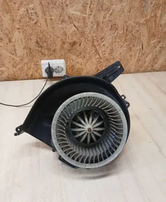 Skoda Fabia Mk2 (5J) Heater fan/blower 6Q1819015G A9674