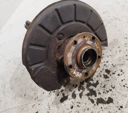Volkswagen Touran I Front wheel hub spindle knuckle