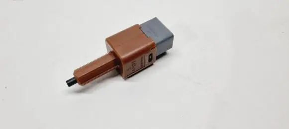 Renault Clio V Reversing light switch sensor 25320JN00A 4109K1