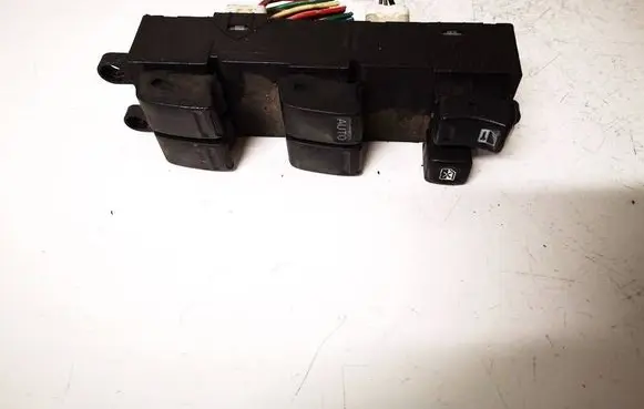 Nissan X-Trail T30 Electric window control switch