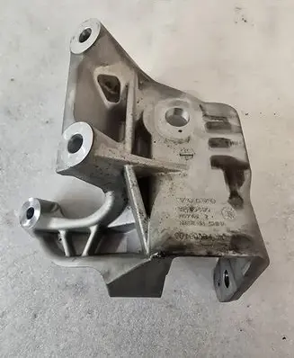 Volvo V60 Engine mounting bracket 31430490