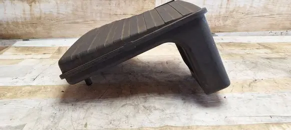 Mitsubishi Space Wagon Air filter box MR386117