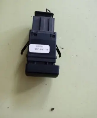 Seat Cordoba (6L) Passenger airbag on/off switch 6l1919235