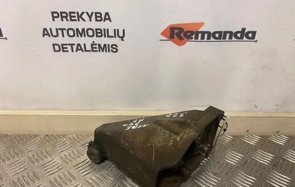 Mercedes-Benz E W211 Engine mounting bracket A6132230404