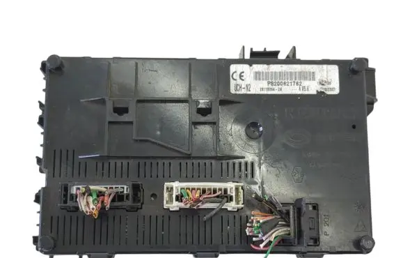 Renault Clio III BSM Control unit P8200621762 281180842A 216590627