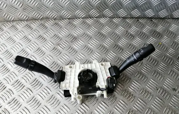 Hyundai Santa Fe Wiper turn signal indicator stalk/switch 