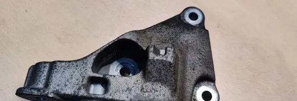 Chevrolet Trax Engine mounting bracket G2948000 583AY4 25947952