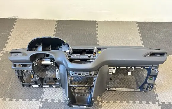 Peugeot 208 I Dashboard 9672848580 1533260N 5464283