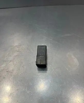 Volvo V50 Glow plug pre-heat relay 51299049 966671780