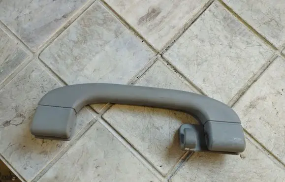 BMW 1 E81 E87 Rear interior roof grab handle 9143529
