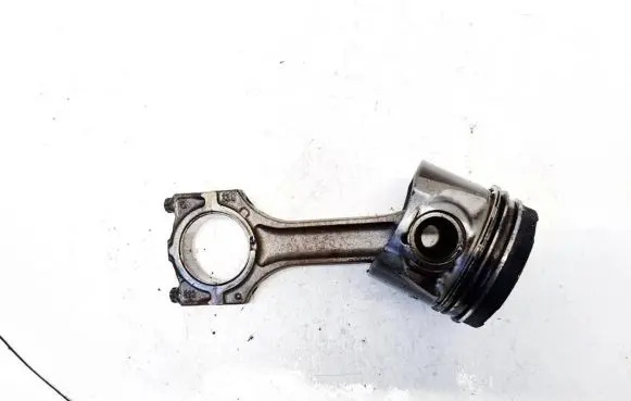 Opel Omega B2 Piston with connecting rod