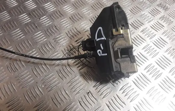 Renault Megane II Front door lock