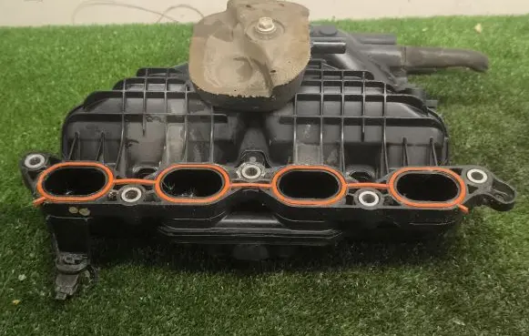 Toyota Yaris Intake manifold 1712021060