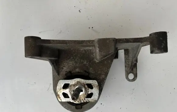 Fiat 500 Engine mount vacuum valve FIAT 500 ŁAPA PODUSZKA SKRZYNI BIEGÓW 0.9 900