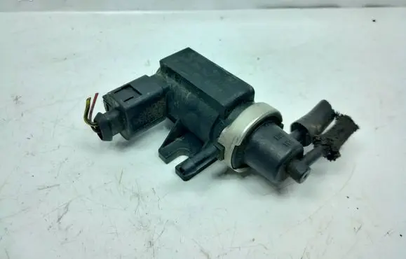 Volkswagen Polo Turbo solenoid valve 1J0906627 72290320 01T141
