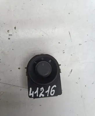 Opel Astra J Wing mirror switch 13271827