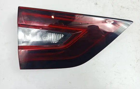 Tailgate rear/tail lights