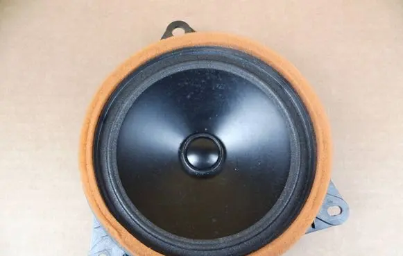Toyota Yaris XP210 Rear door speaker 8616002B70