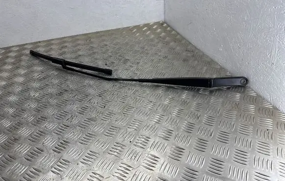 Volkswagen Golf VII Front wiper blade arm 5G1955410