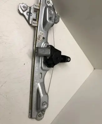 Nissan Qashqai Rear door window regulator with motor 827014EA0A C17690100