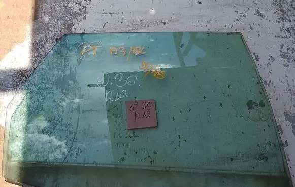 Audi A3 S3 8L Rear door window glass 43R001351