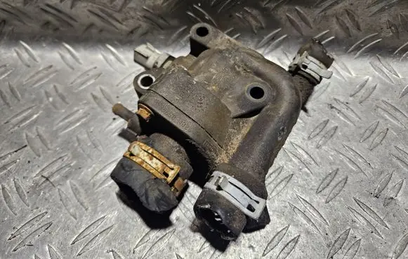 Ford Escort Thermostat/thermostat housing 928M8594AB
