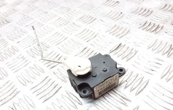 Subaru XV Air flap motor/actuator T1007072ZB