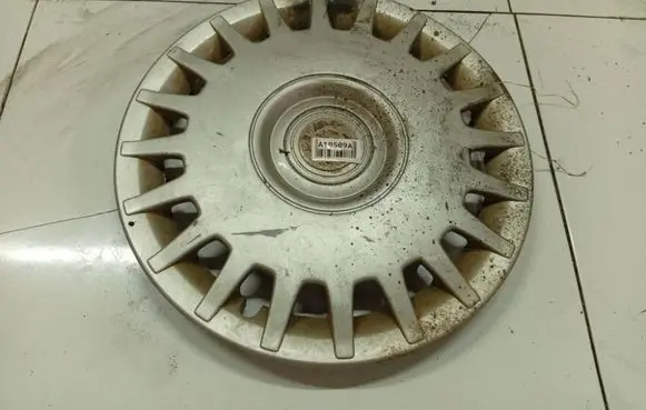 Opel Omega B1 R15 wheel hub/cap/trim 1J0601147