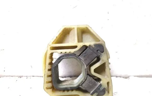 Volkswagen Golf VI Radiator mount bracket 1K0121867G