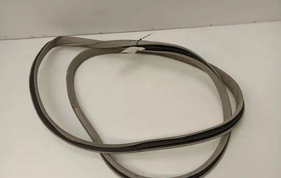 Mercedes-Benz E W211 Front door rubber seal