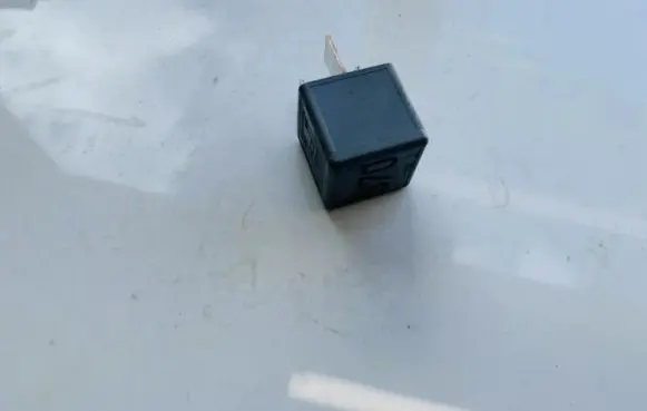 Audi A4 S4 B6 8E 8H Other relay 8d0951253