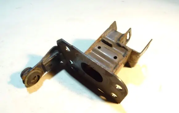 Audi Q7 4L Front bumper mounting bracket 4L0807134A