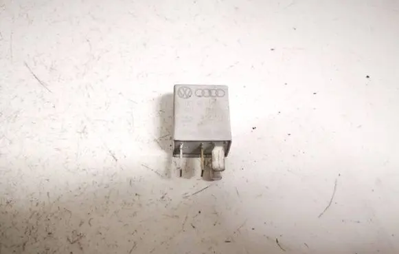 Volkswagen PASSAT B6 Other relay 1k0951253