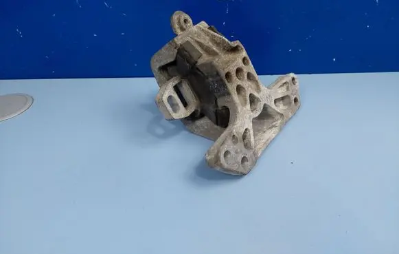 Peugeot 407 Engine mount bracket 181394 47651