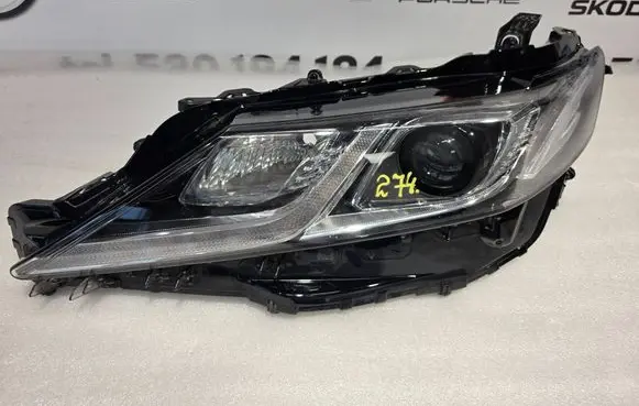 Toyota Camry Headlight/headlamp 8115033C70