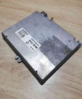 Renault Laguna I Engine control unit/module ECU S101727104 HOM7700860316