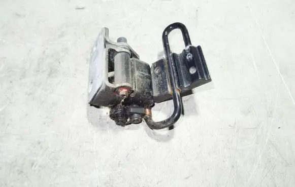 Audi A6 S6 C5 4B Rear door lower hinge 4B0833412E