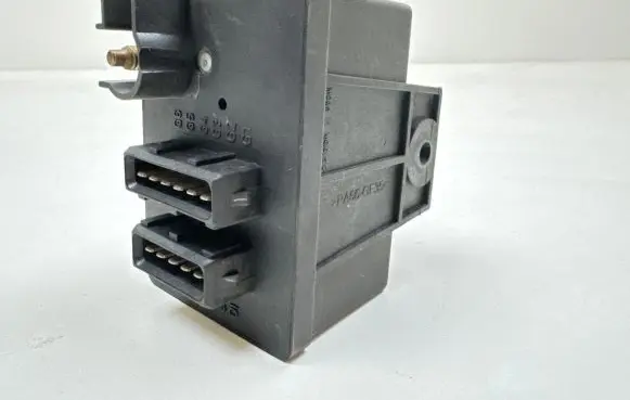 Peugeot 607 Glow plug pre-heat relay 0281003018