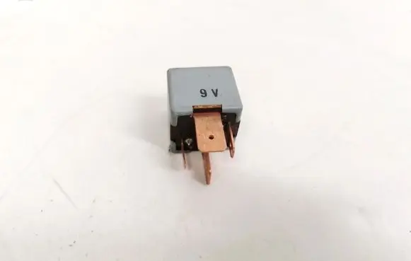Volkswagen Golf II Other relay 171906383 11020000