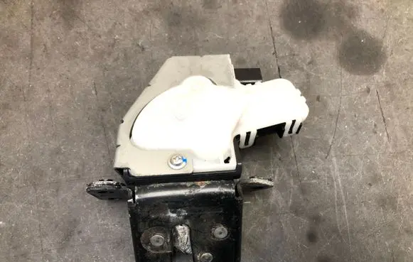 Mazda 6 Tailgate/trunk/boot lock/catch/latch C6728