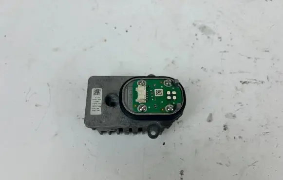 Mercedes-Benz C AMG W205 LED ballast control module P130867 0708161615 MDE13504