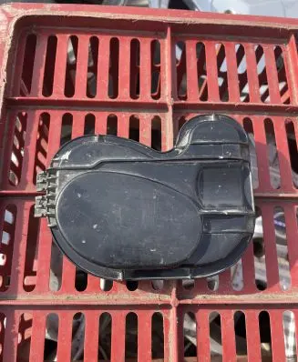 Volkswagen Golf IV Original wheel cap 304411130LL