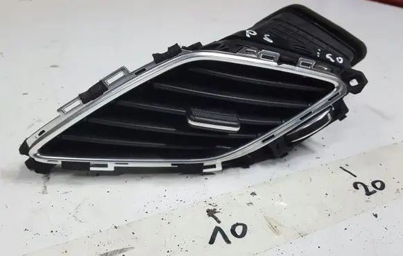 Dashboard side air vent grill/cover trim