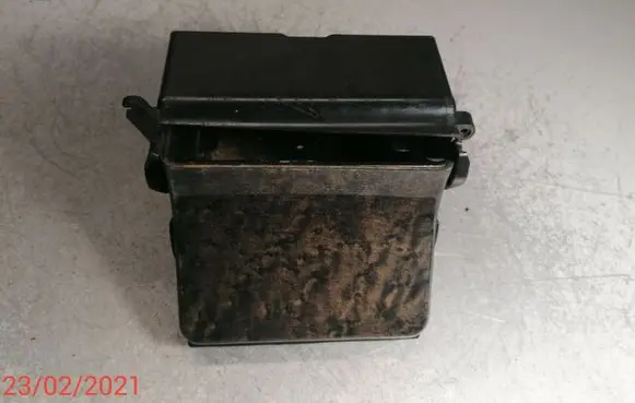 Mercedes-Benz E W210 Dashboard storage box/compartment A2106880610